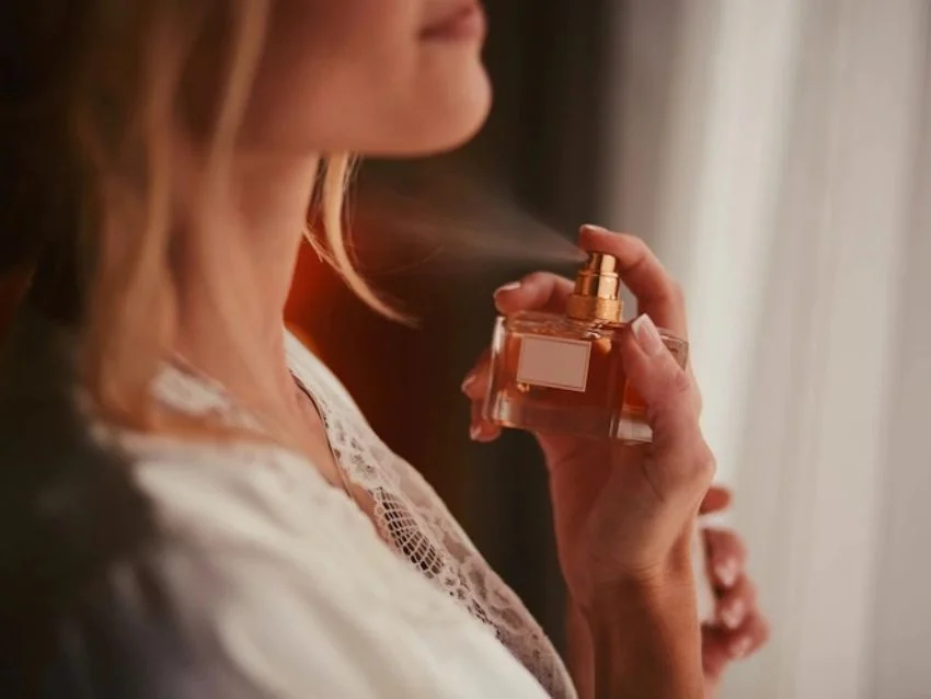 Some of Essential Reasons to Wear Perfumes